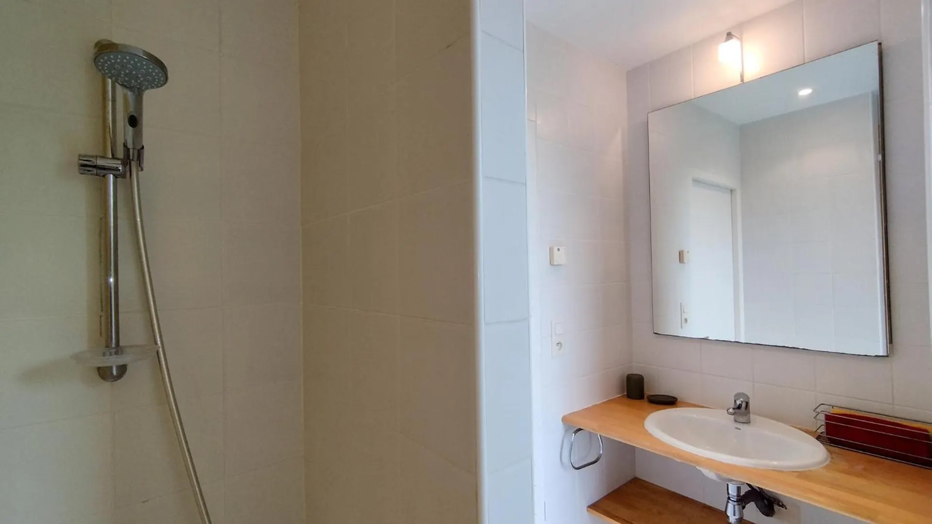 Holiday home Spacious Apartment In Lanillis Lannilis France